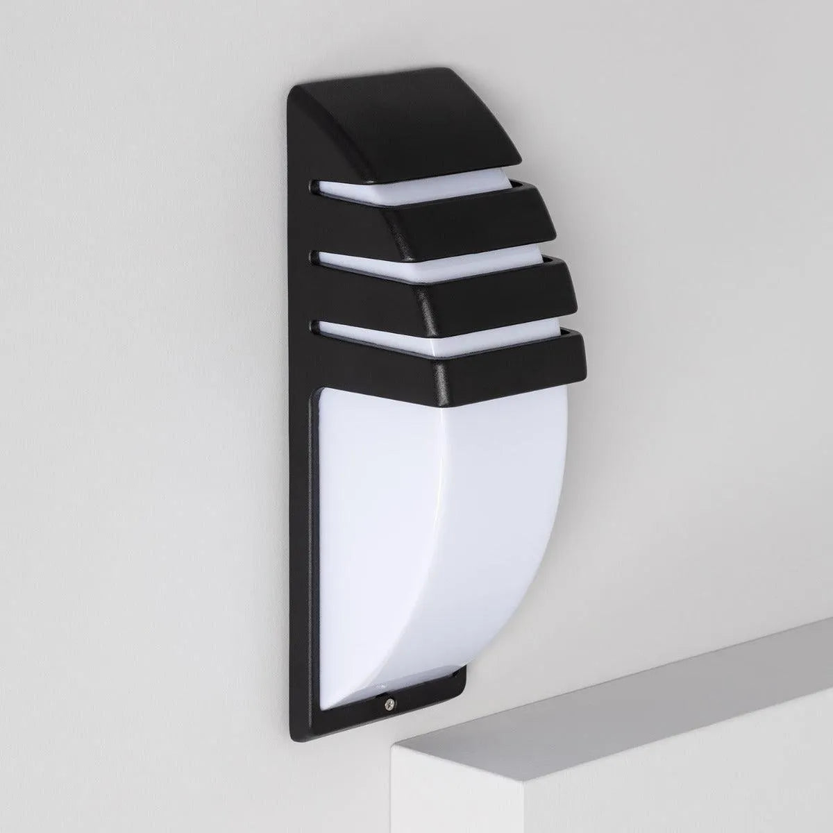 Wandlamp zwart 'Tinus' E27 fitting grid 350mm IP44 - FOIR