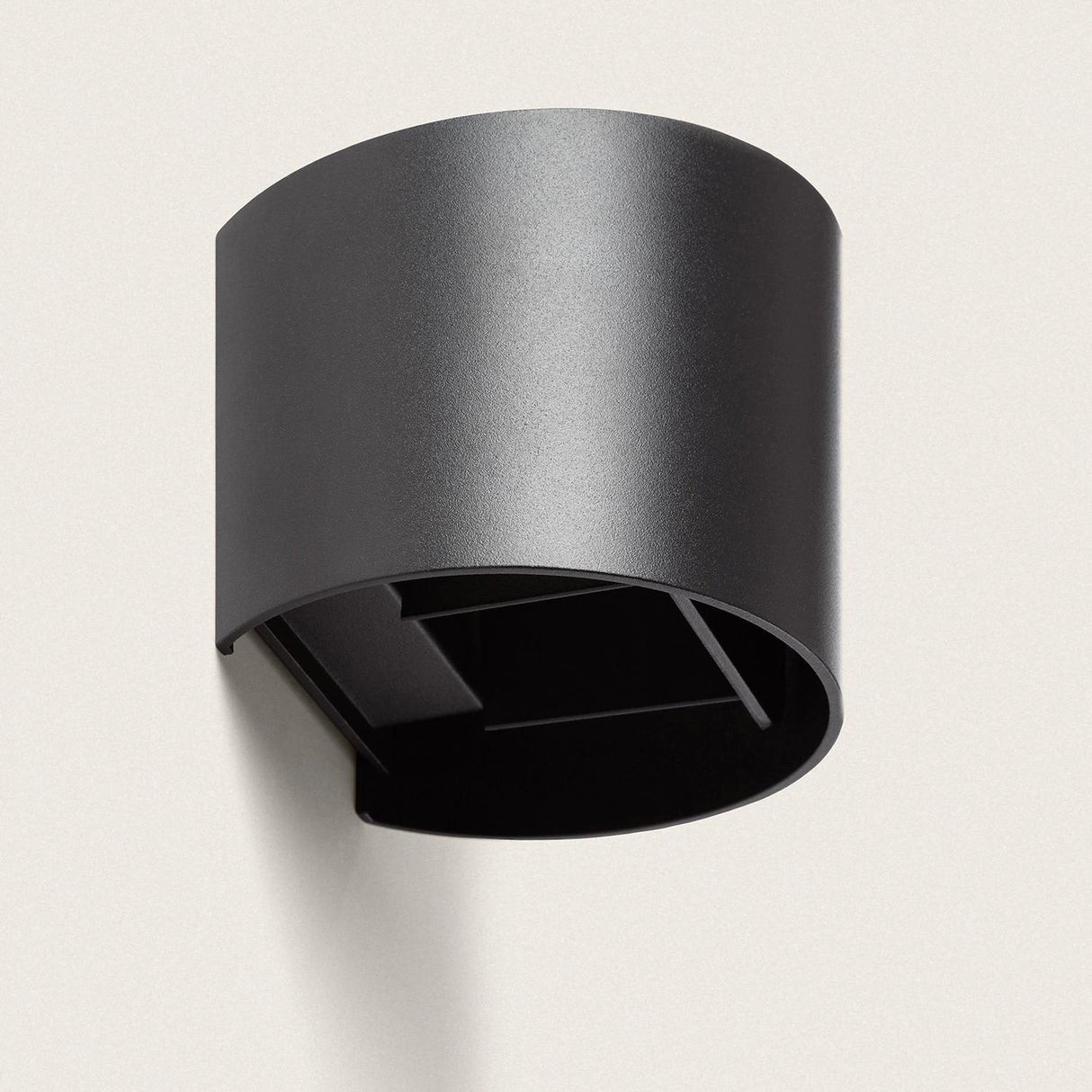 Buitenlamp zwart rond metaal Ip65
