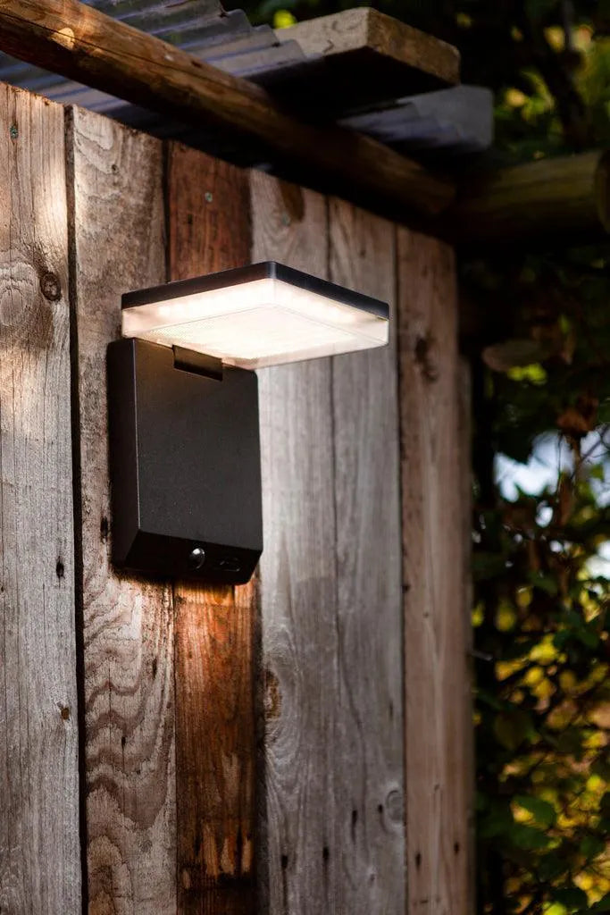 Buitenspot led lamp zonne energie solar verstelbaar op batterij