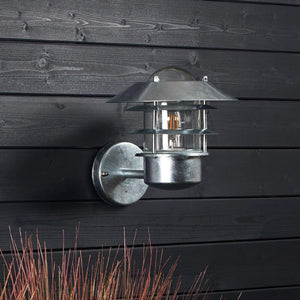 Wandlamp gegalvaniseerd met PIR sensor 'Blokhuis' buitenlamp E27 IP54