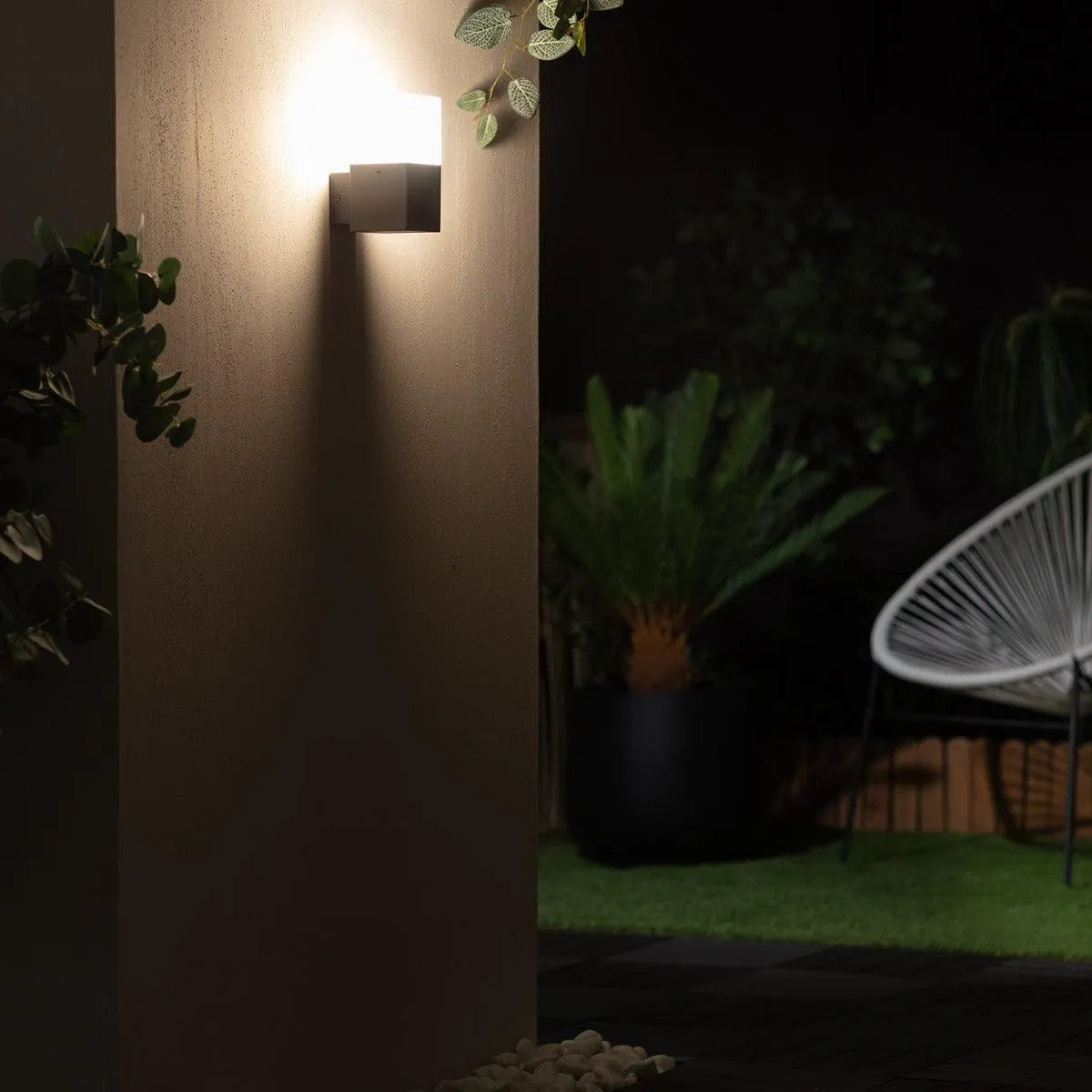 Buitenlamp zwart 'Titanium' vierkant E27 fitting wandlamp - FOIR