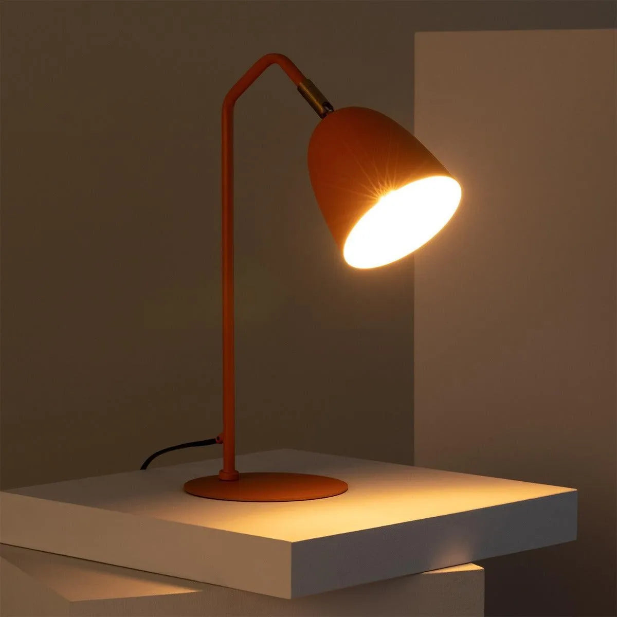 Tafellamp oranje verstelbaar modern led lamp 