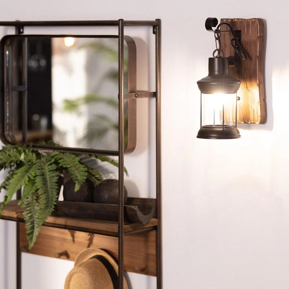Wandlamp hout e27 fitting metaal industrieel zwart