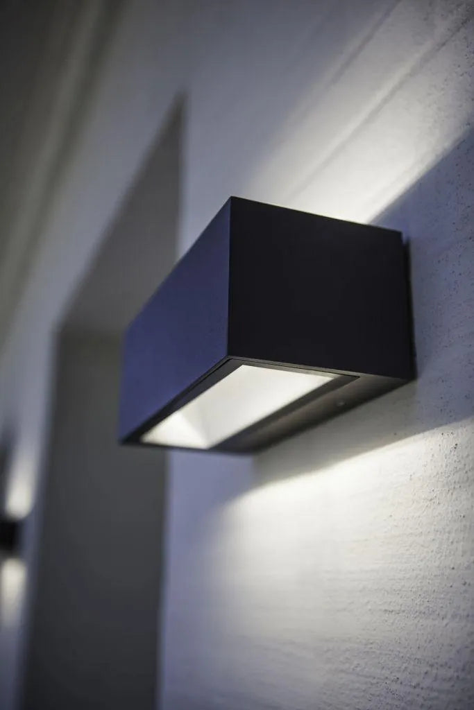 Donkergrijze wandlamp met ingebouwde LED lichtbron Lutec gemini warm wit 6939412033907 5189112118 