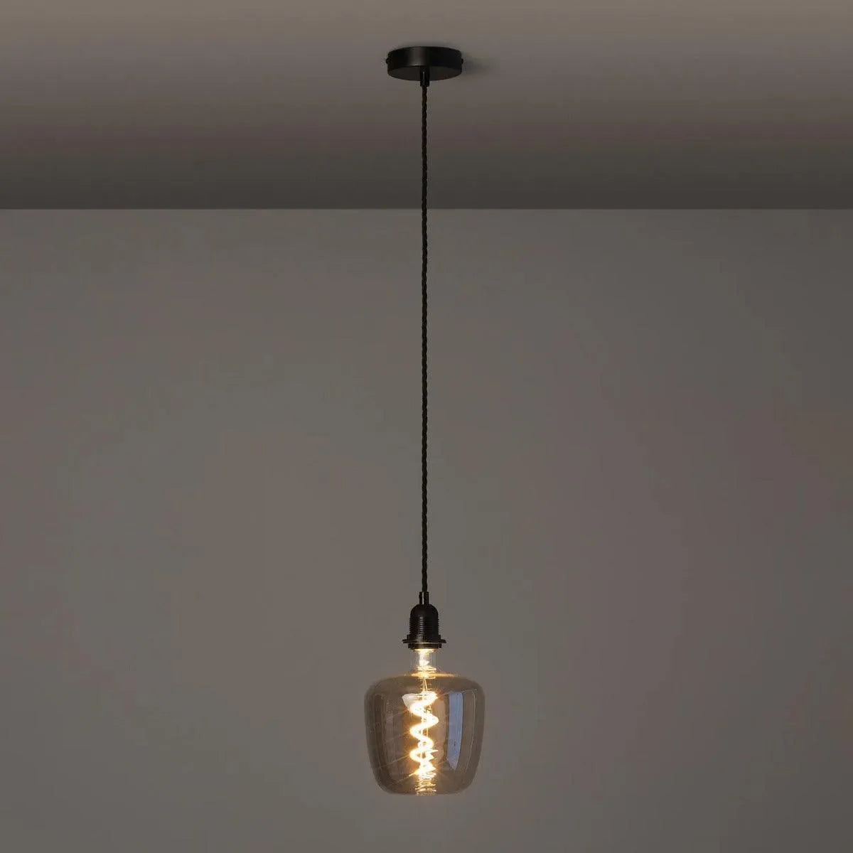 Plafondlamp met e27 fitting zwart met strijkijzersnoer - FOIR