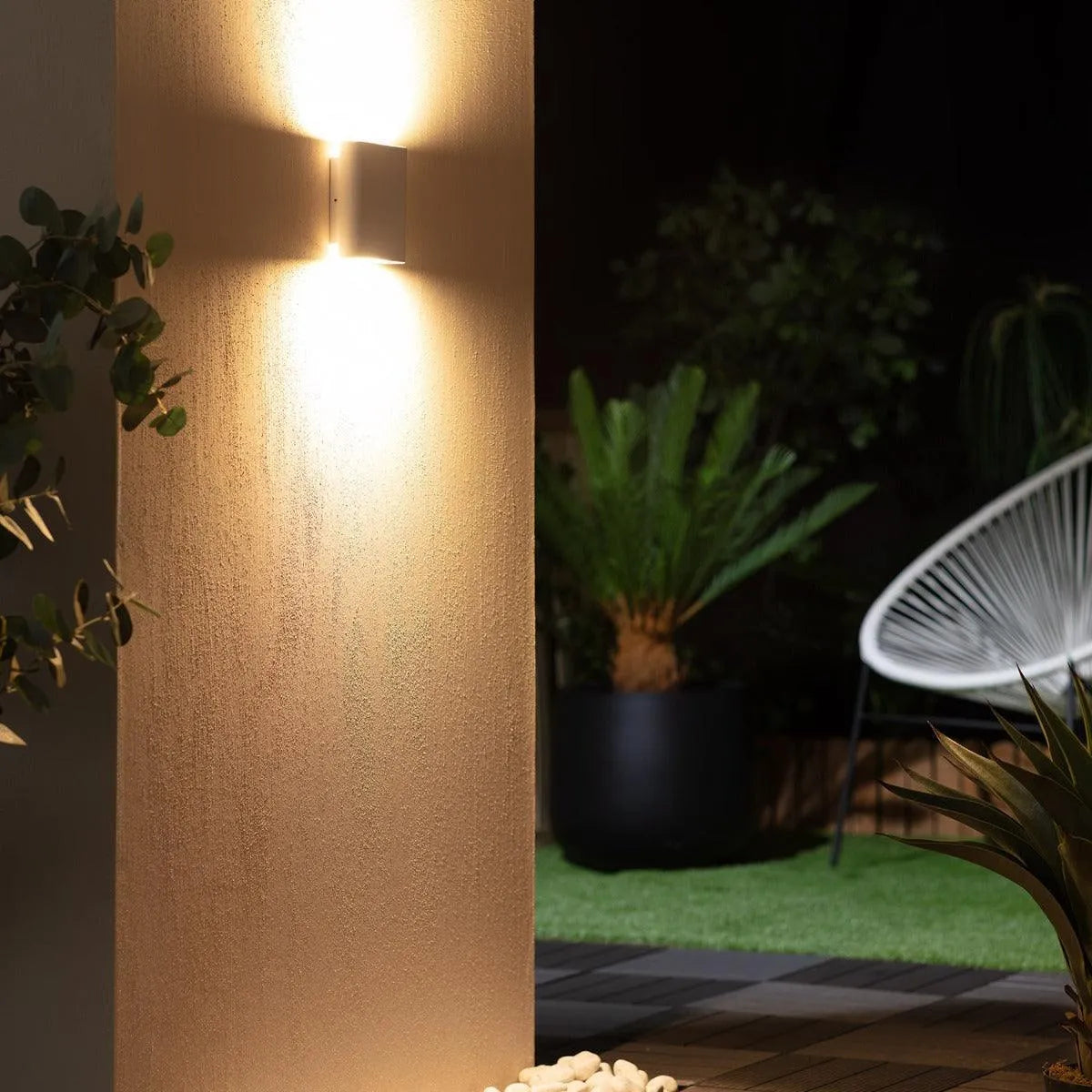 Kleine moderne wandlamp met driver en 660 lumen 