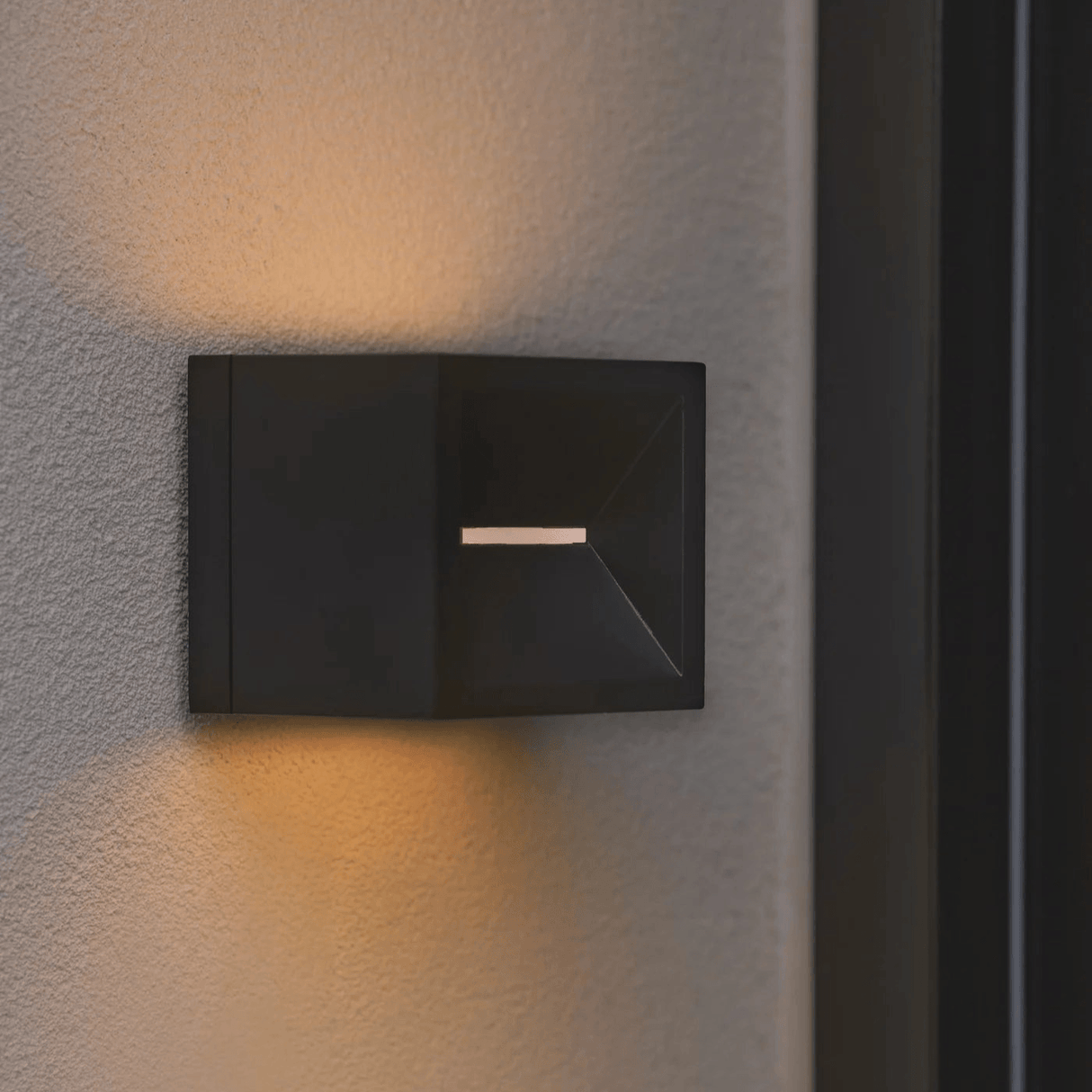 Buitenlamp zwart vierkant metaal 'Rivo' 10cm - FOIR