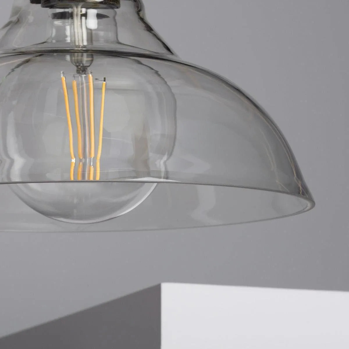 De Perfecte Vervanging: Glazen Lampenkappen Los voor Elke Stijl () De Perfecte Vervanging: Glazen Lampenkappen Los voor Elke Stijl