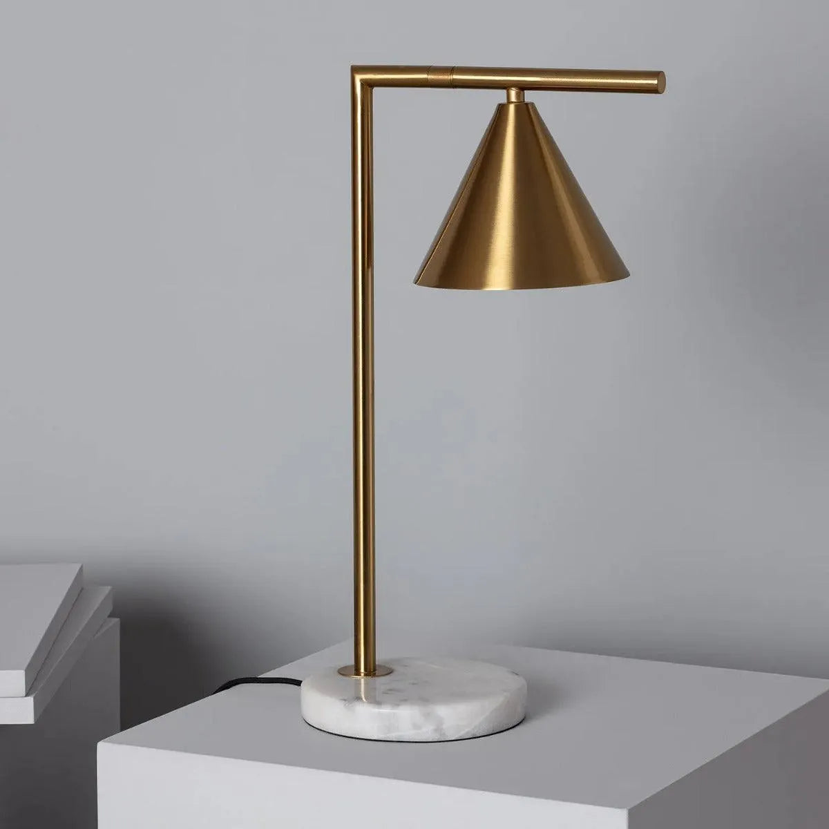 Gouden tafellamp met marmeren voet & E27 fitting 'Marie' - FOIR