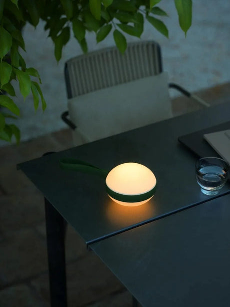 Kleine oplaadbare LED lamp Nordlux "Bring To Go" groen - FOIR