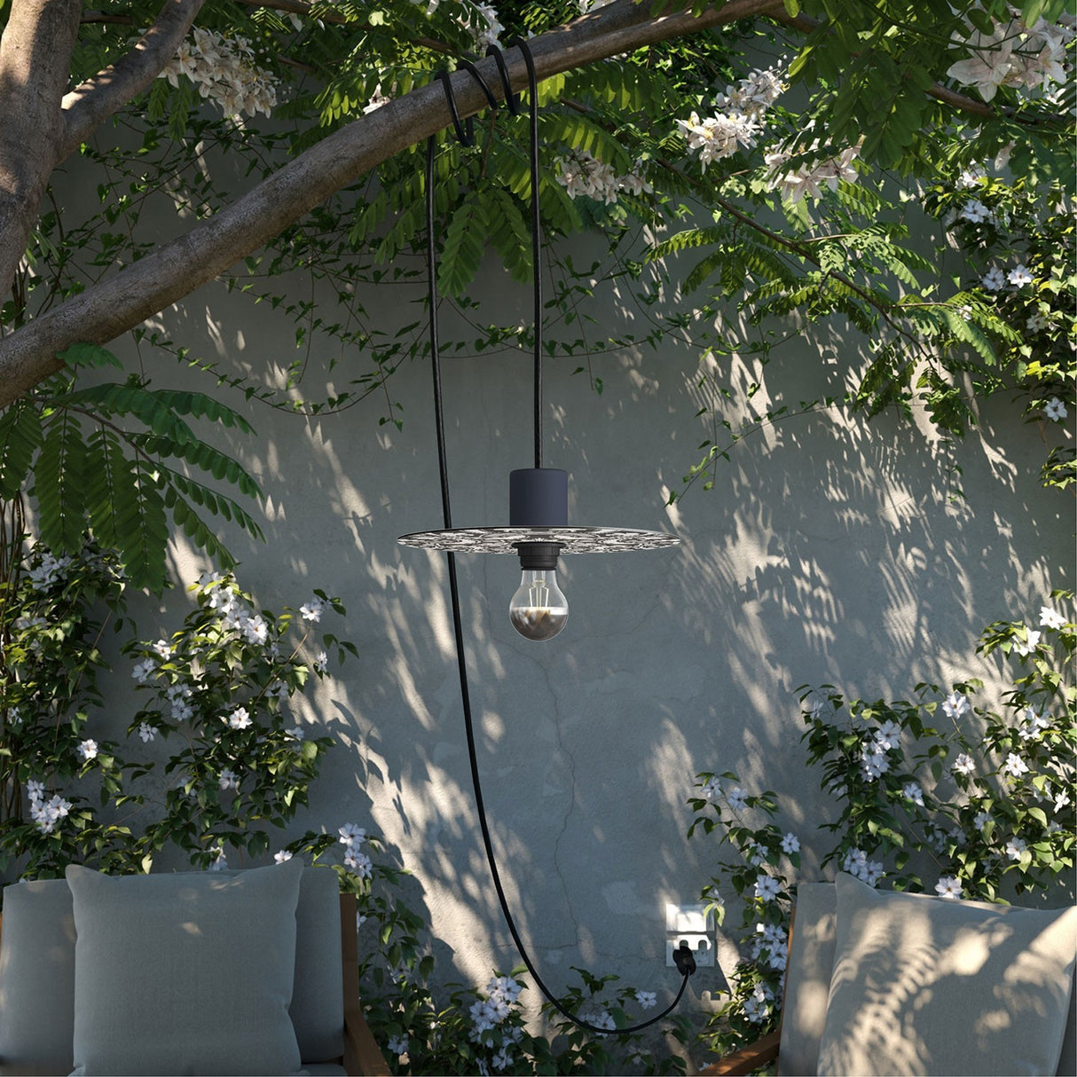 Hanglamp buiten platte design kap 5 meter E27 IP65