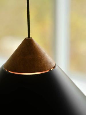 Hanglamp zwart Kinto driehoek E27 design 42 cm