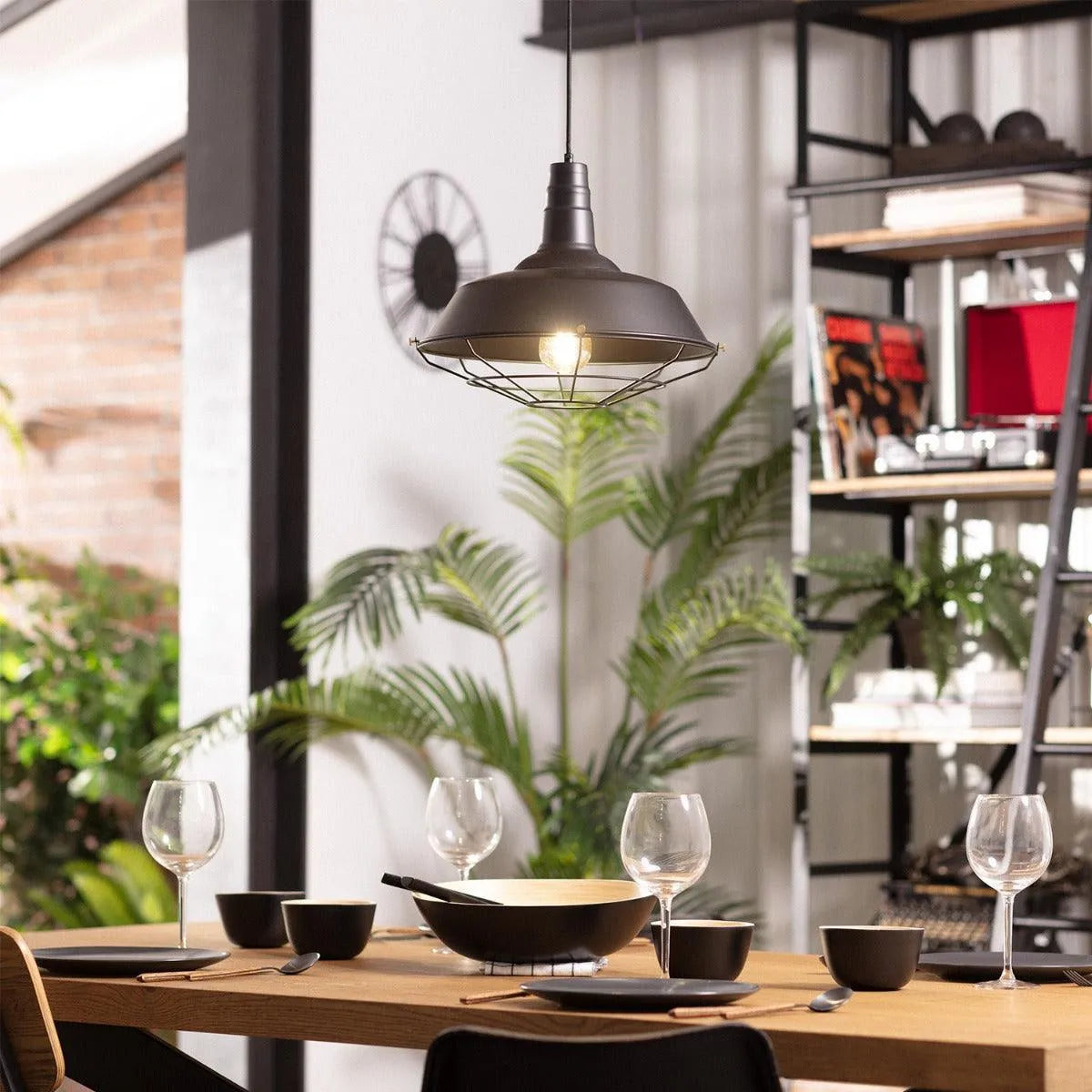 industriele zwarte hanglamp rond industrieel e27 fitting1