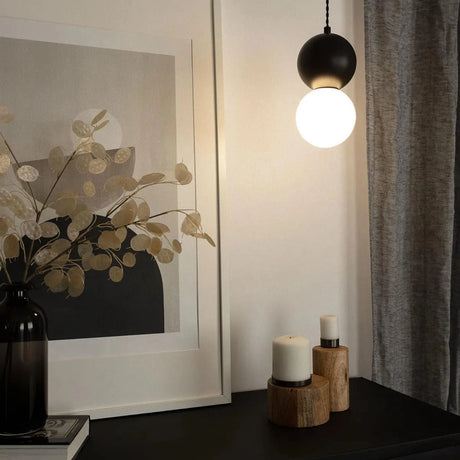 Moderne hanglamp opaal wit en zwart met g9 fitting design 