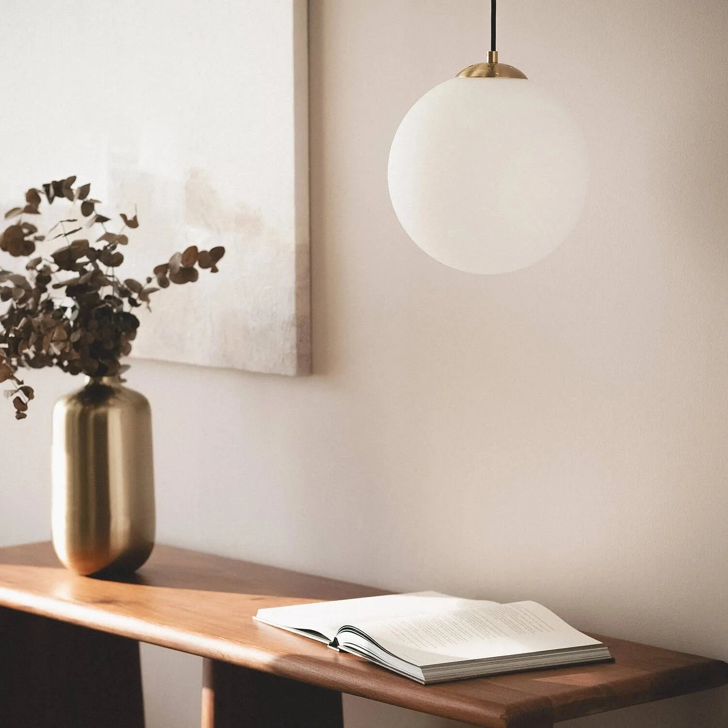 Hanglamp goud met opaalglazen kap E27 fitting 'Mono 1' 25 cm - FOIR