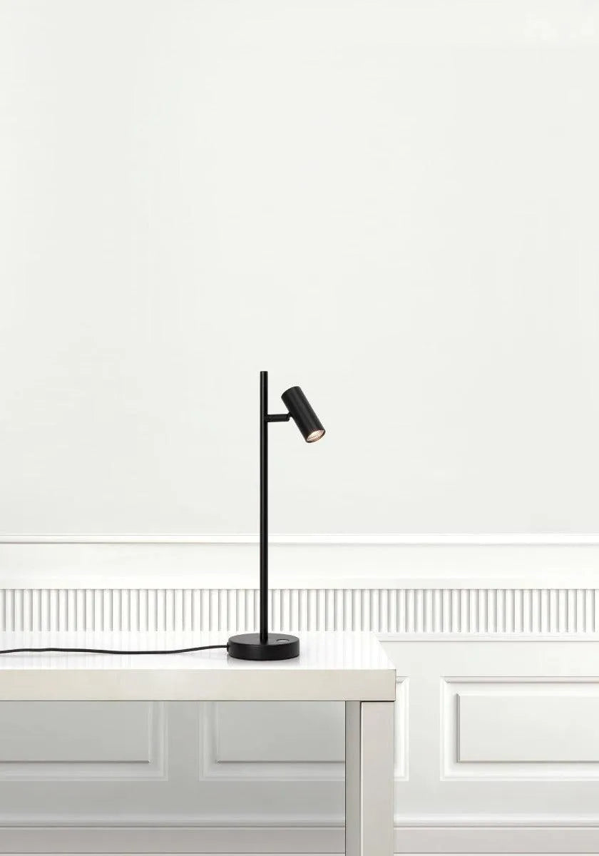 kleine verstelbare LED tafellamp met touch schakelaar en moodmaker nordlux designverlichting 