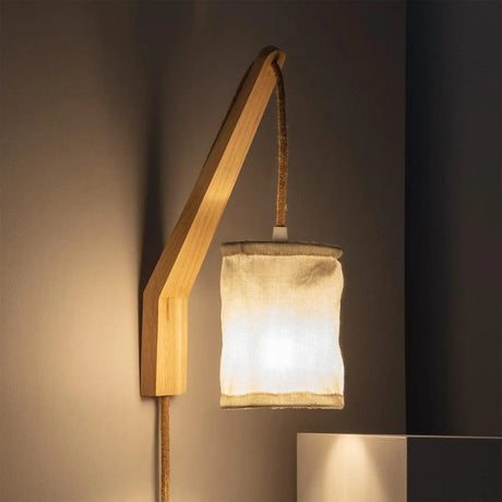 Wandlamp modern stoffen kap 'Kazu' hout textiel E27 fitting stof modern - FOIR