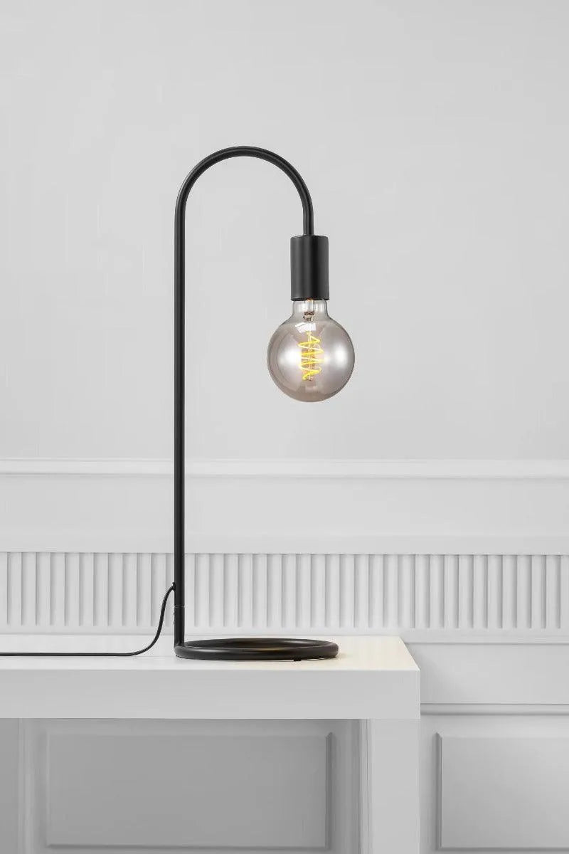 Zwarte tafellamp minimalistisch e27 fitting en schakelaar mat zwart 