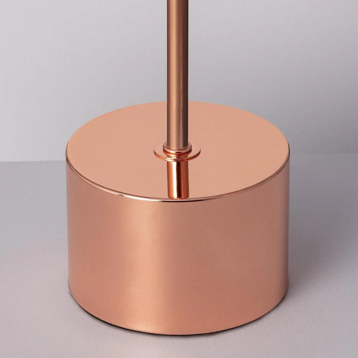 Tafellamp koper e27 fitting modern met een open ontwerp