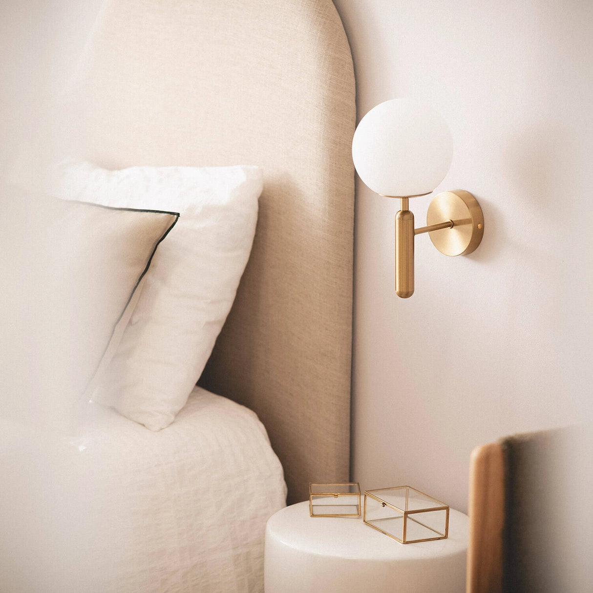 Wandlamp goud Opaal glas E27 Milene