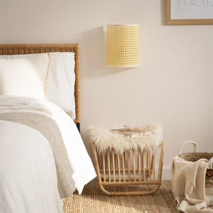 rotan wandlamp voor in de slaapkamer gevlochten