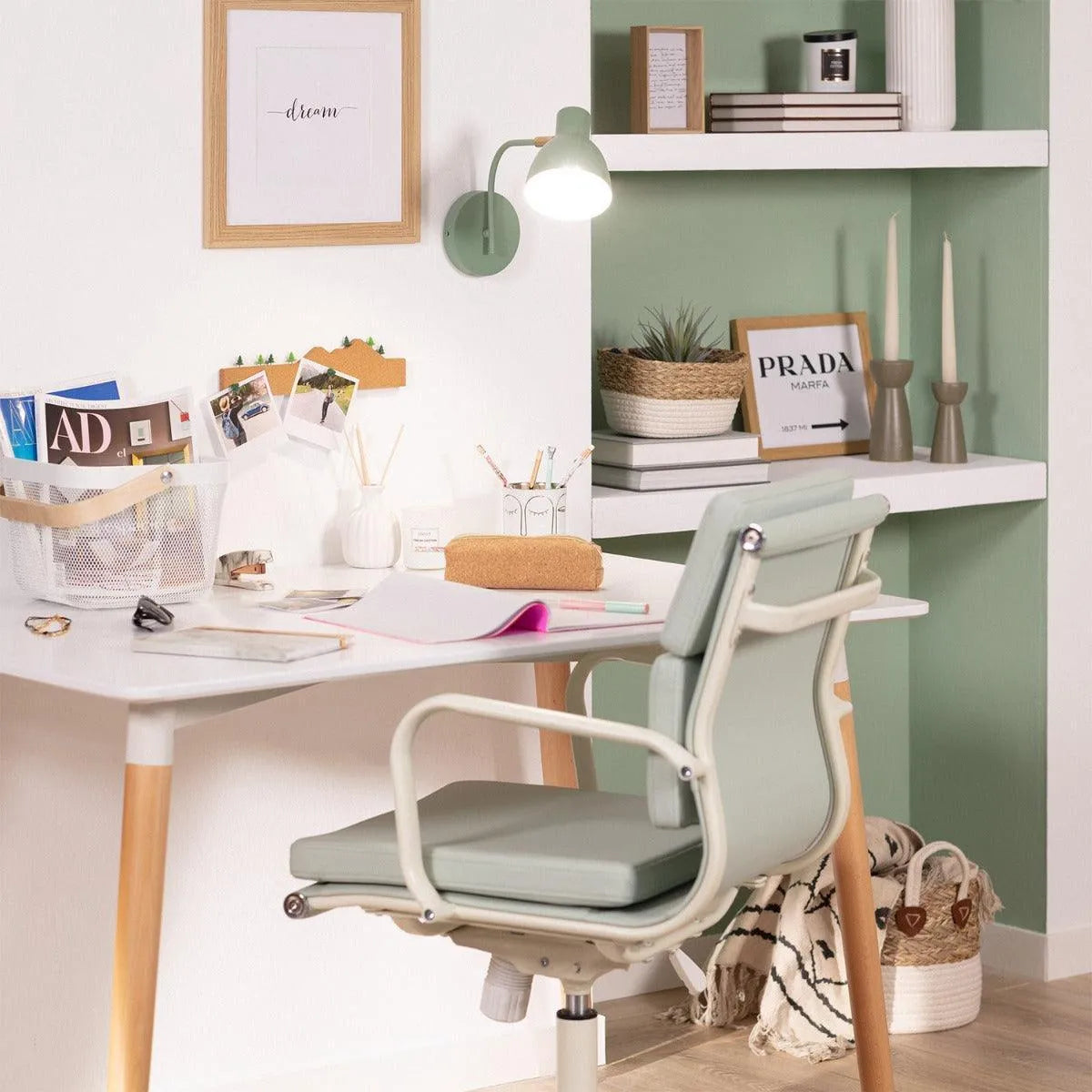 Wandlamp groen voor op kantoor groen modern verstelbaar 