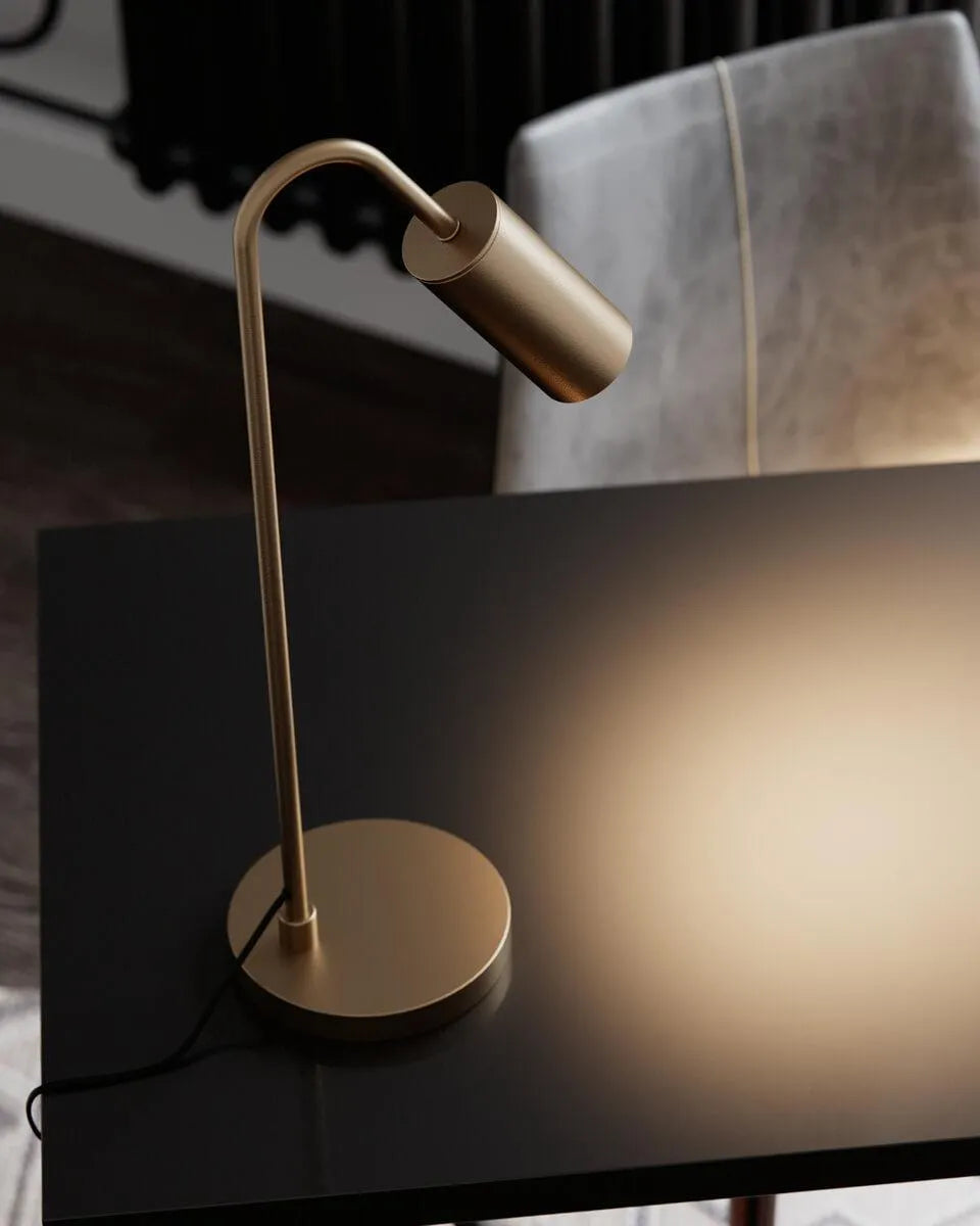 Minimalistische tafellamp mat goud met schakelaar en GU10 fitting By Rydens Curve - FOIR
