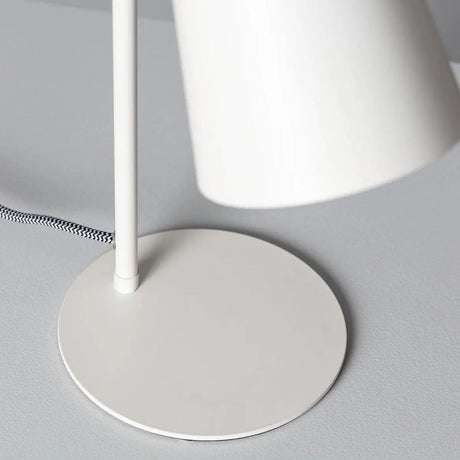 Bureaulamp met E14 fitting stekker en schakelaar - wit of rood 'Suzanne' - FOIR