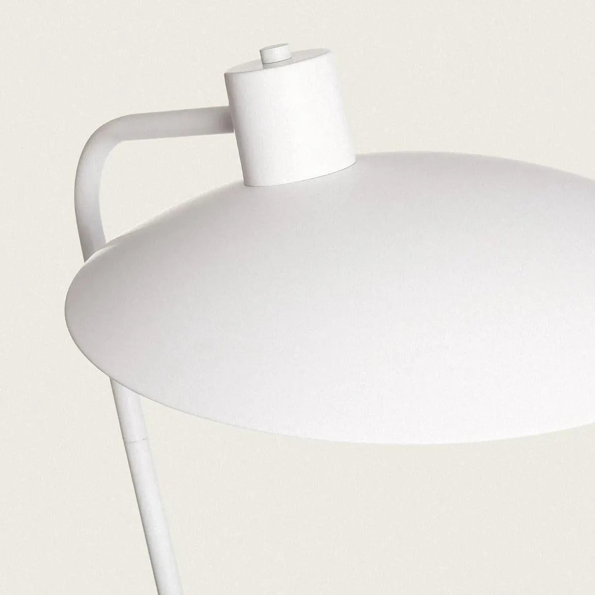 Minimalistische vloerlamp wit met E27 fitting en schakelaar 'Sebastiaan' - FOIR