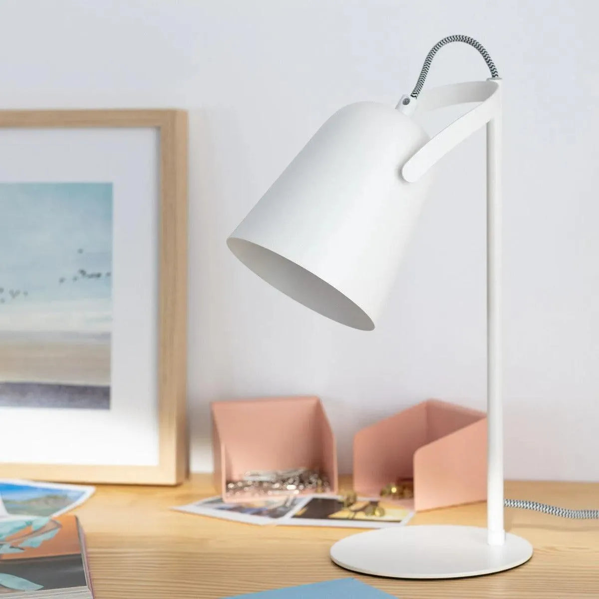 Bureaulamp met E14 fitting stekker en schakelaar - wit of rood 'Suzanne' - FOIR