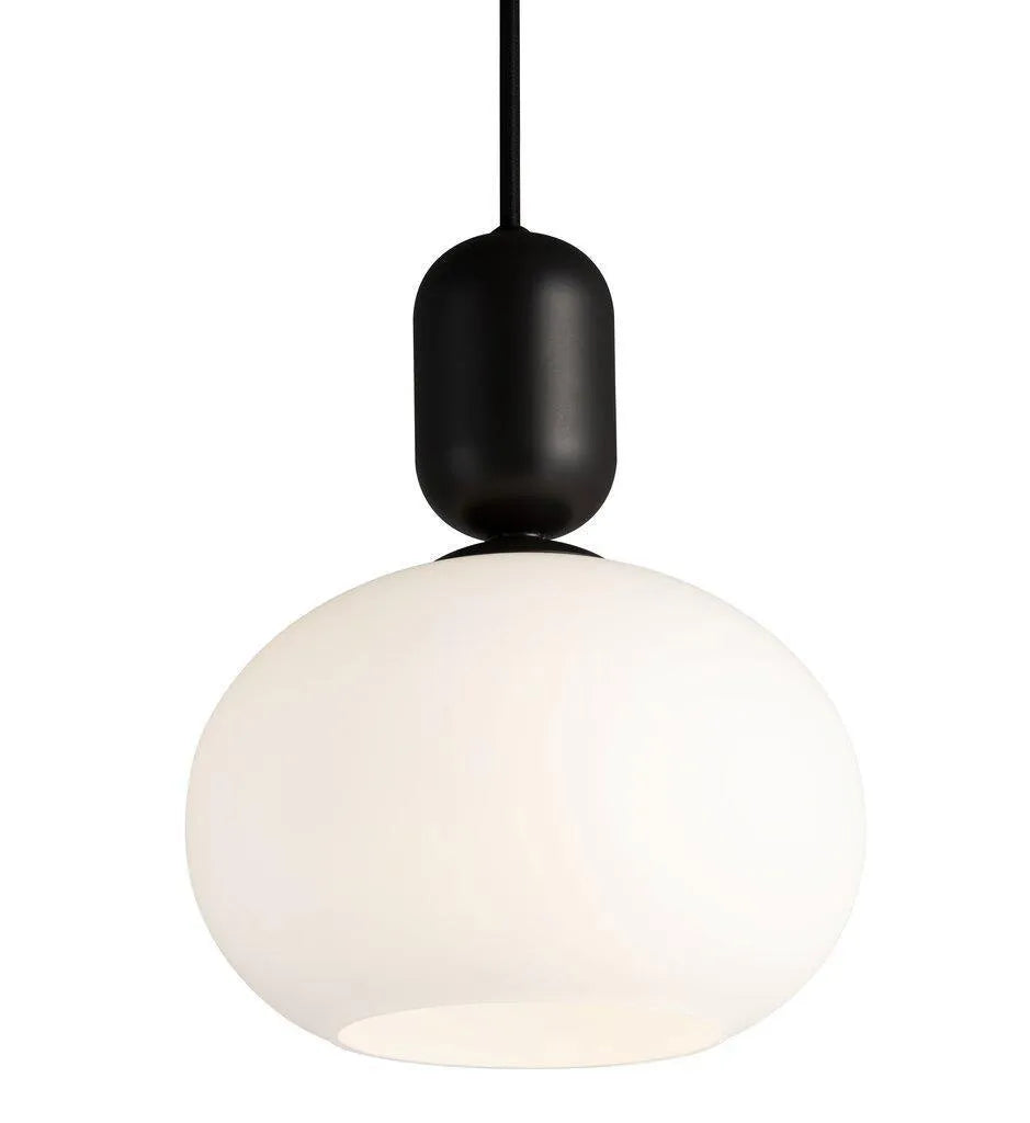 Opaal glas modern rond Nordlux notti zwart wit modern E27 fitting 