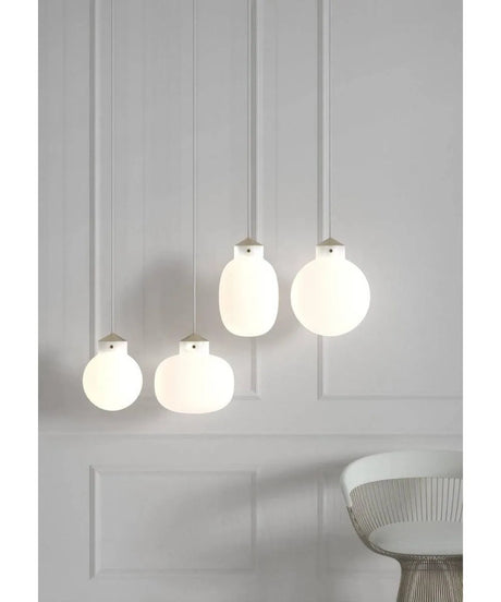 Moderne hanglamp Nordlux met opaal glas en messing kapje nordlux design 48013001