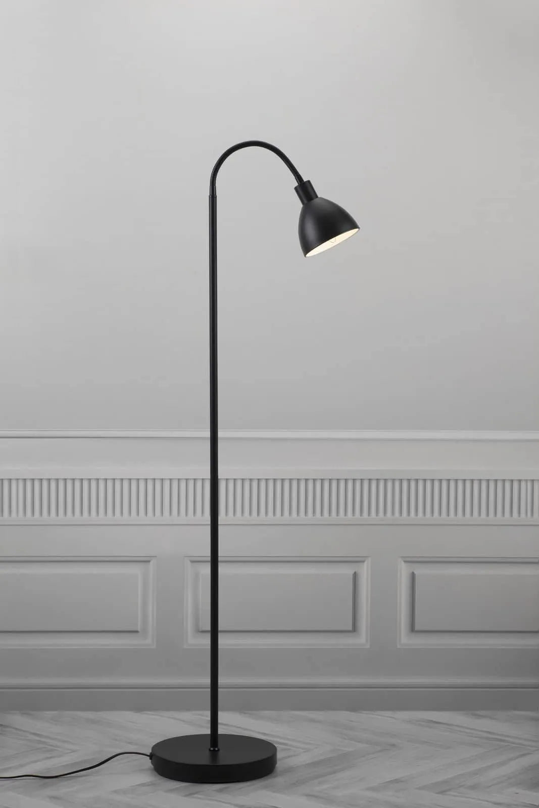 Nordlux zwart staande lamp 155cm E14 fitting ray metaal
