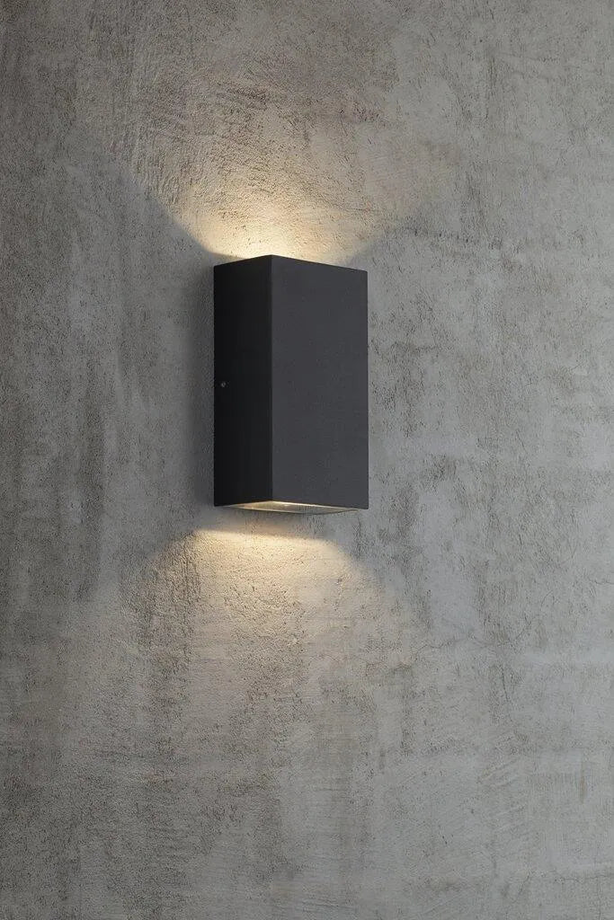 zwarte wandlamp glas en metaal met ingebouwde LED lichtbronnen Nordlux