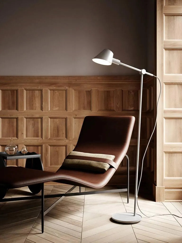 Moderne grijze vloerlamp Nordlux staande lamp design schakelaar E27 fitting 