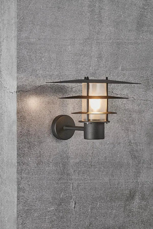 Zwarte wandlamp met E27 fitting Nordlux Bastia 35 - FOIR