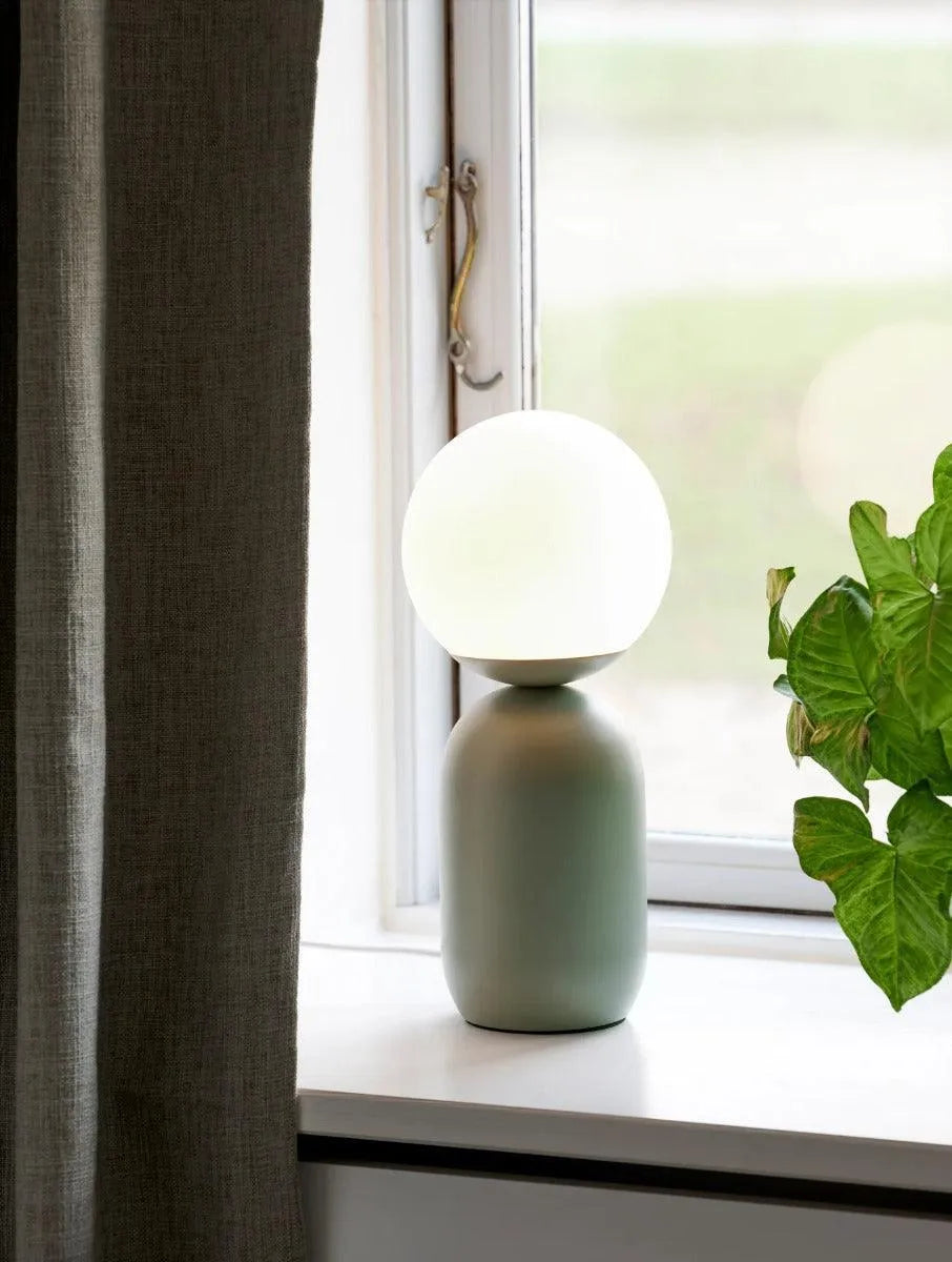 Kleine grijze tafellamp met E14 fitting en schakelaar Nordlux Notti - FOIR