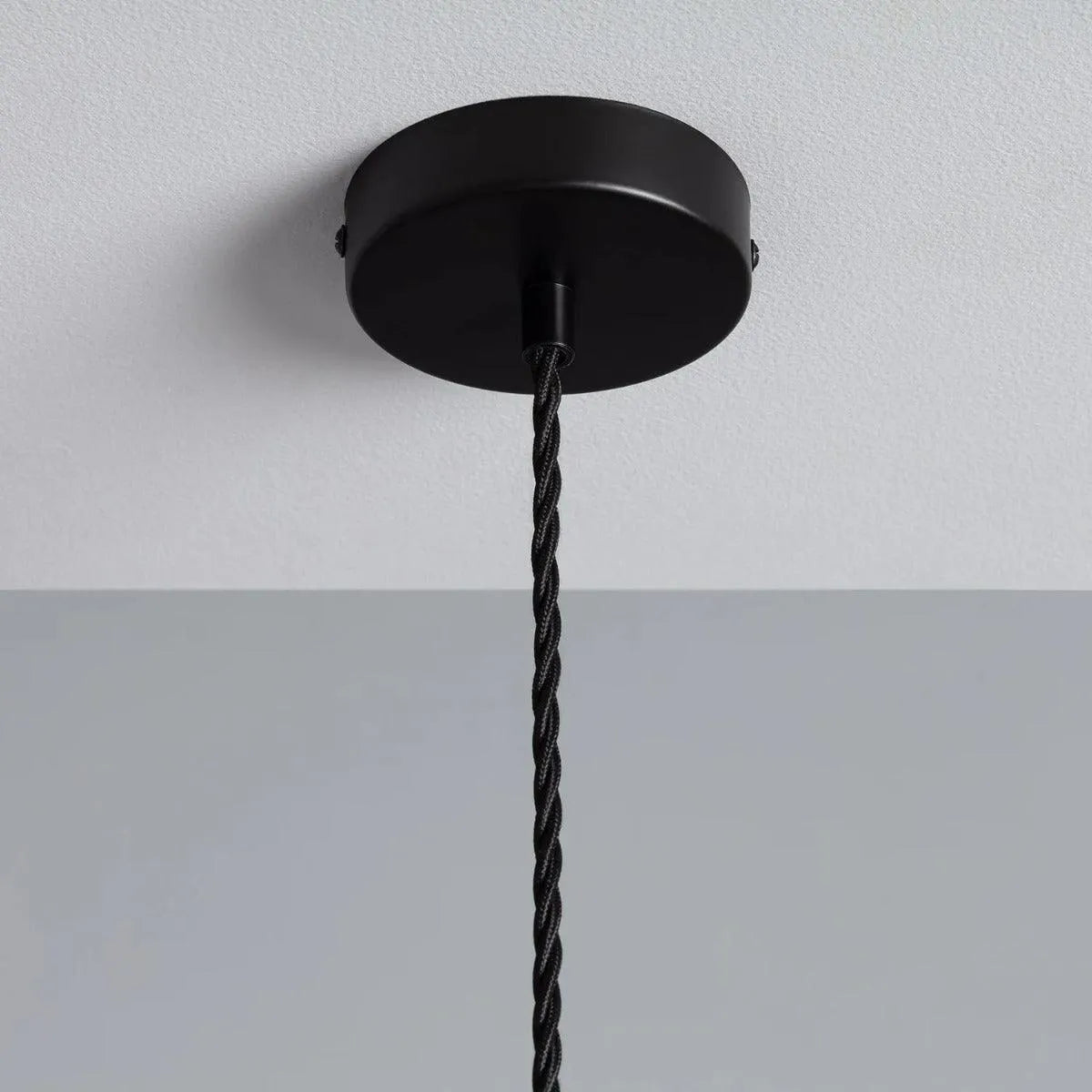 Plafondlamp met e27 fitting zwart met strijkijzersnoer - FOIR