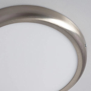 zilver plafondarmatuur rond ingebouwde lichtbron 