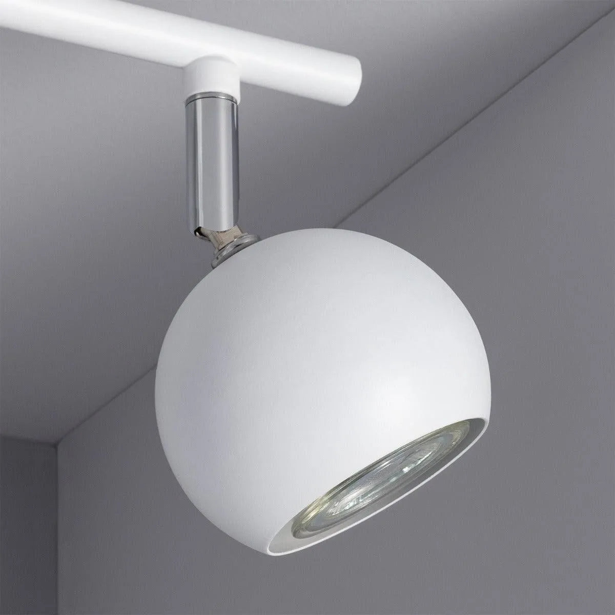 Verstelbare plafondlamp wit gemaakt van aluminium