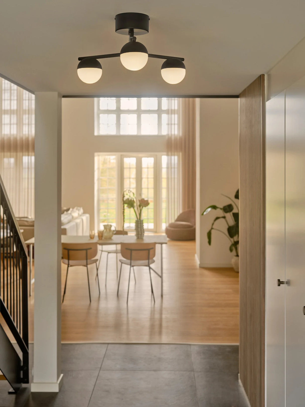 Plafondlamp zwart Nordlux Contina opaal glas metaal