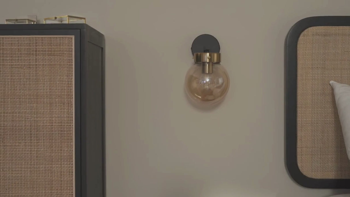 Wandlamp messing 'Laura' zwart messing E27 fitting goud glas 21 cm