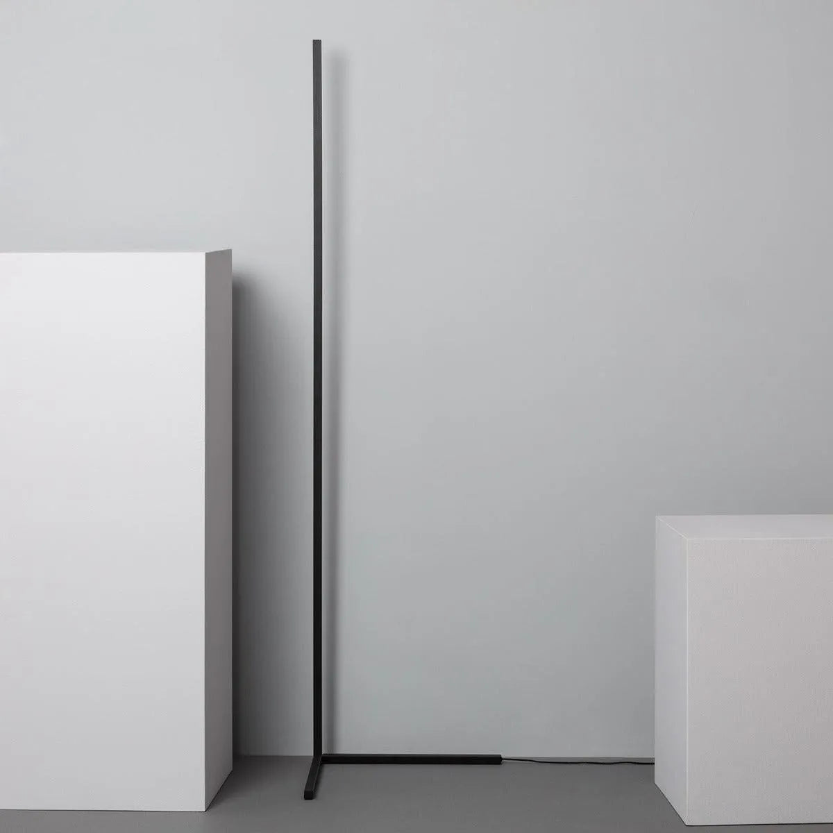 Lamp hoek staand zwart modern