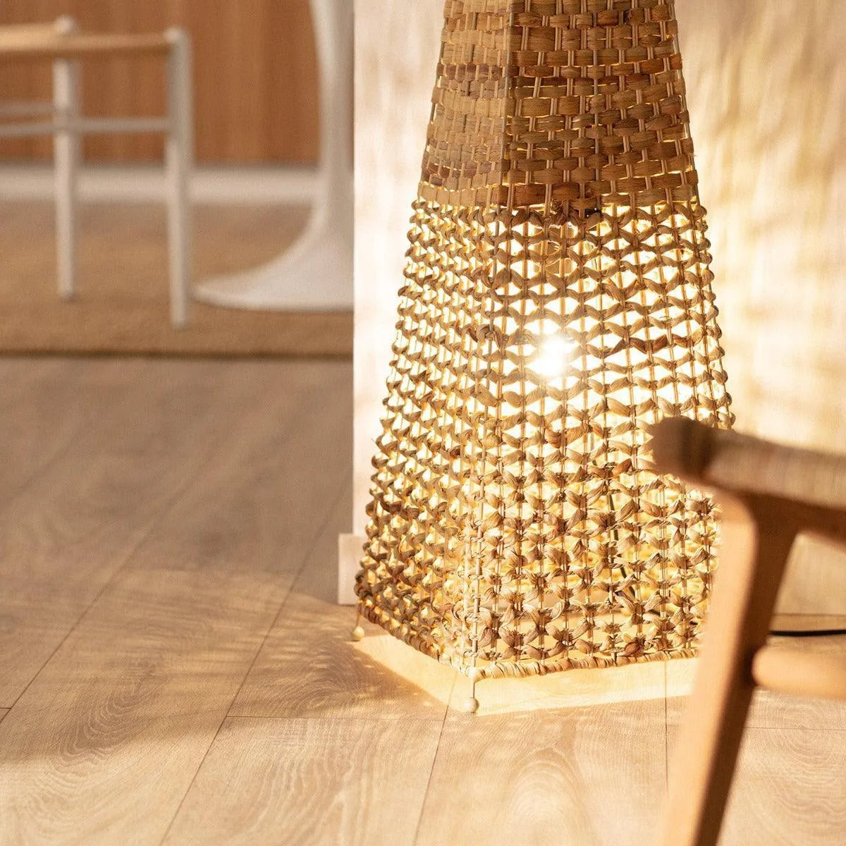 Staande lamp rotan 'Joshua' gevlochten vloerlamp 2x E27 fitting 129 cm - FOIR