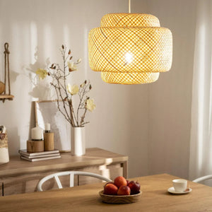 Rieten lampenkap e27 fitting boven de eetafel gevlochten1