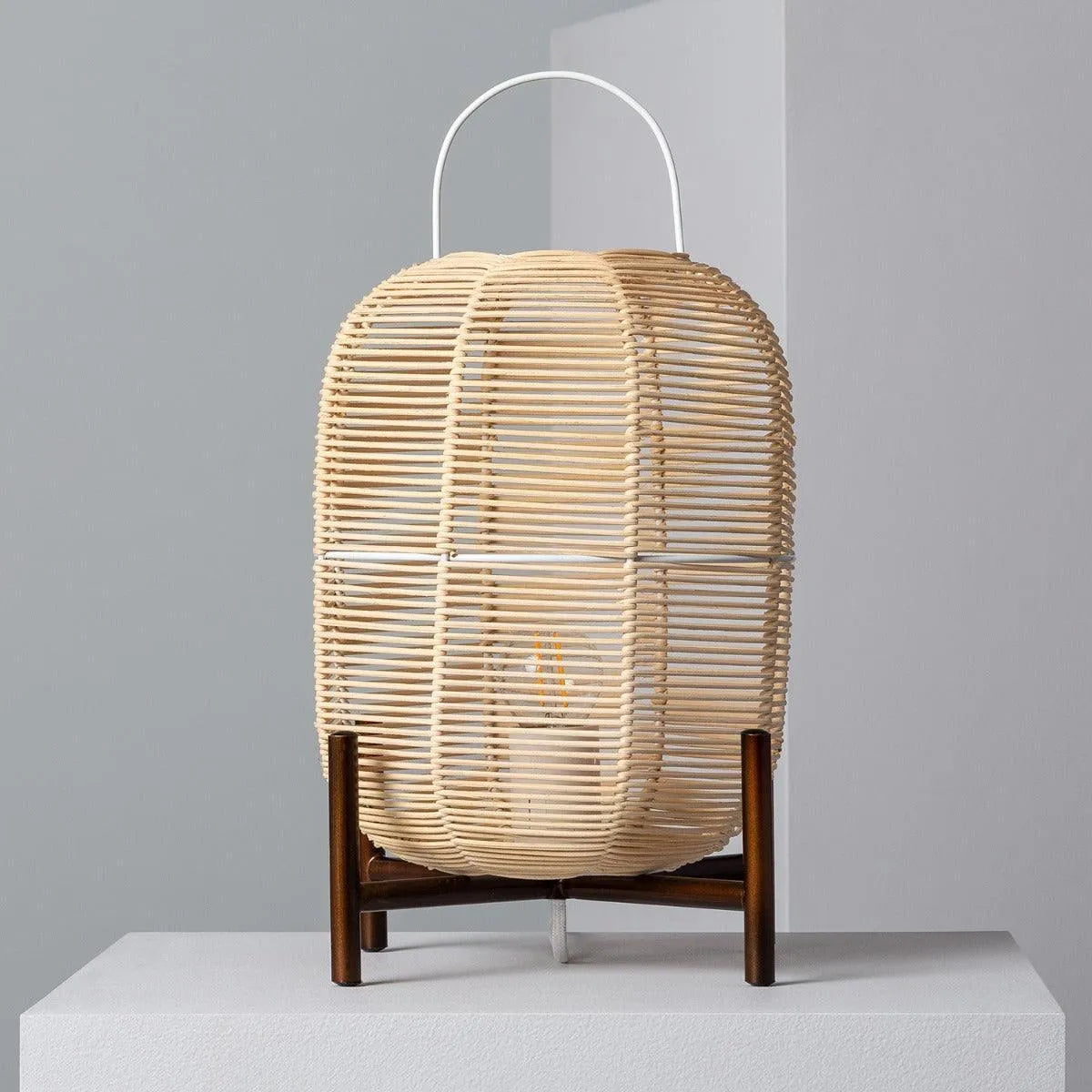 Houten tafellamp met stekker en schakelaar