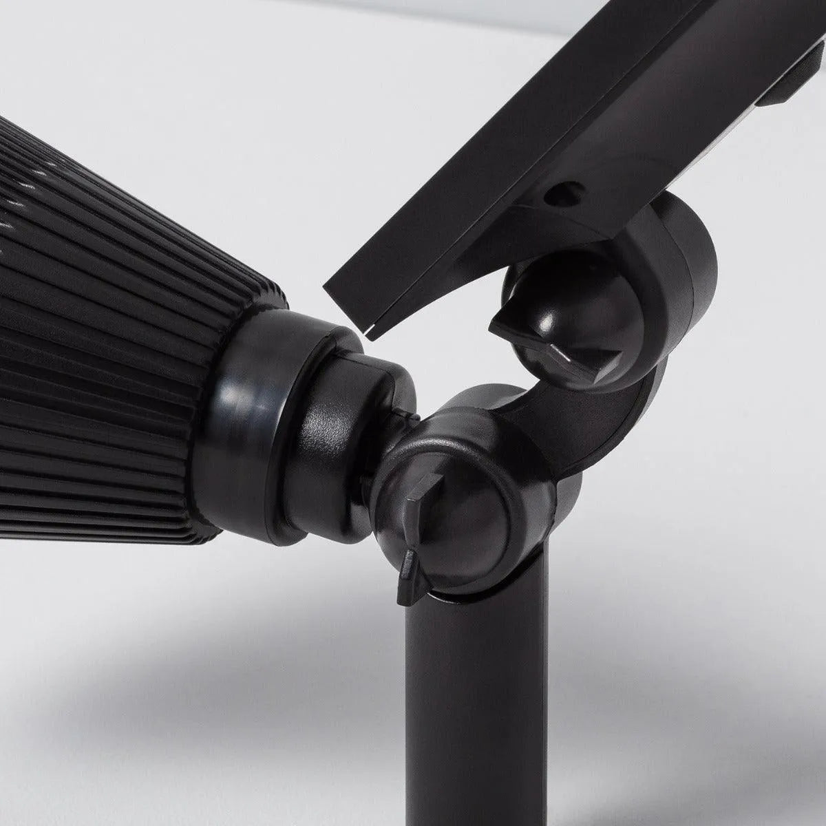 Solar grondspot led buitenlamp IP65 zwart (warm wit 2800K - 3000k) - FOIR