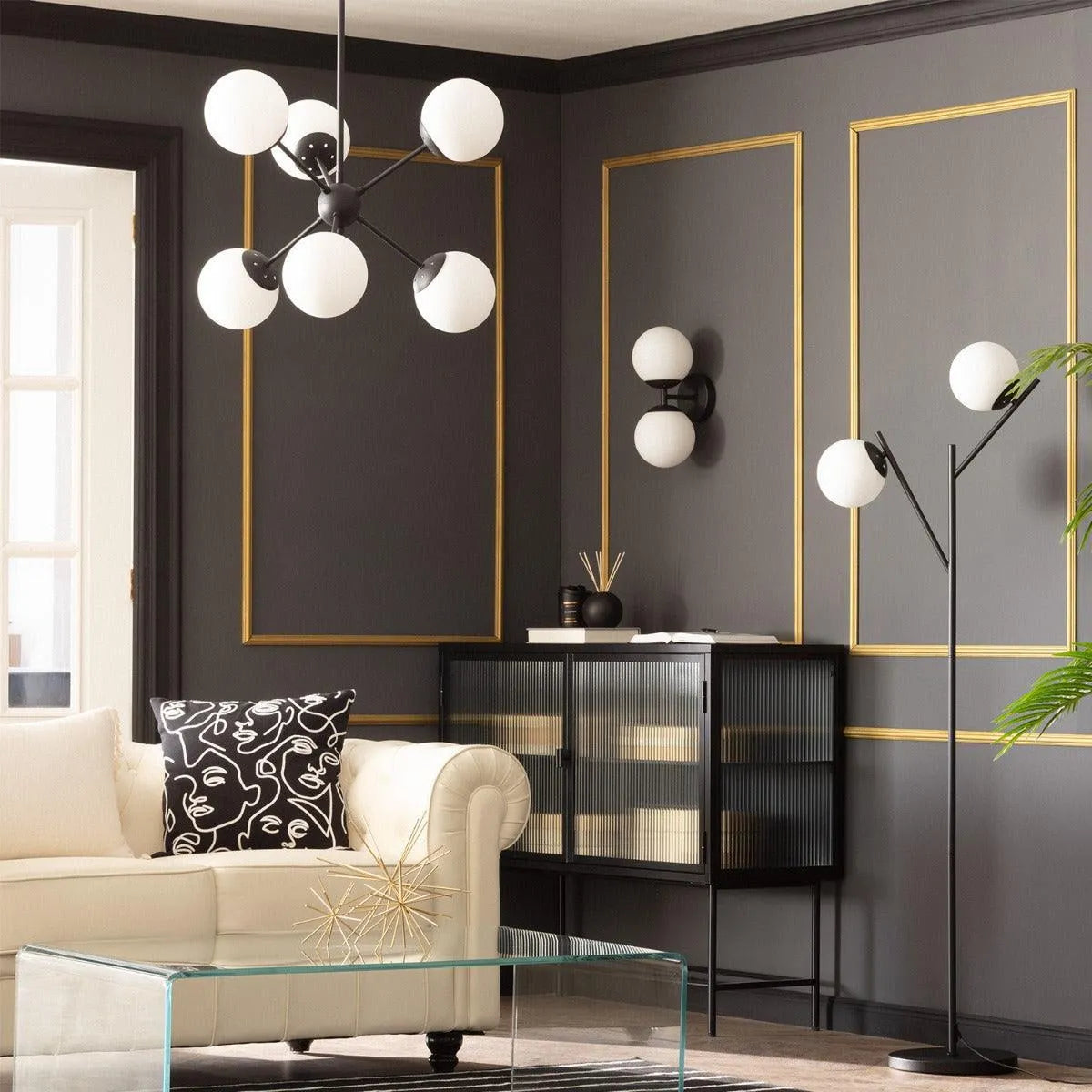 Wandlamp zwart e14 fitting glazen bollen wand