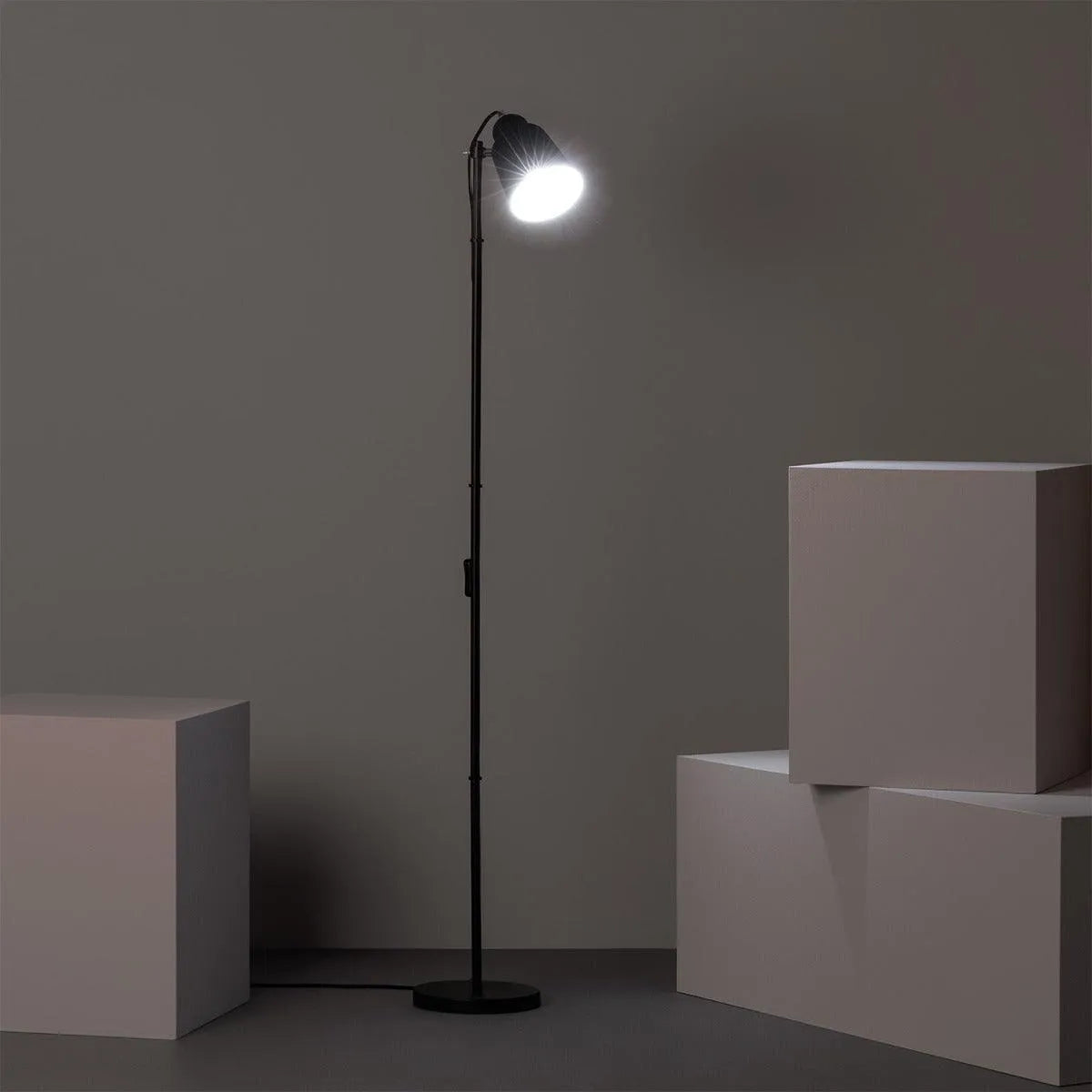Staande lamp 'Lux' zwart leeslamp E27 fitting modern verstelbaar 143cm - FOIR