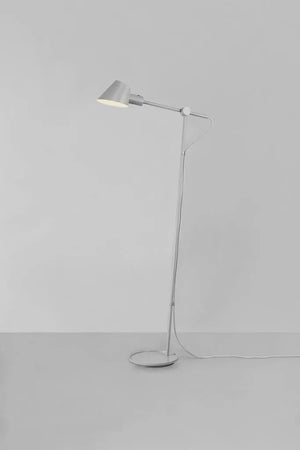 Moderne vloerlamp met ingebouwde schakelaar en E27 fitting